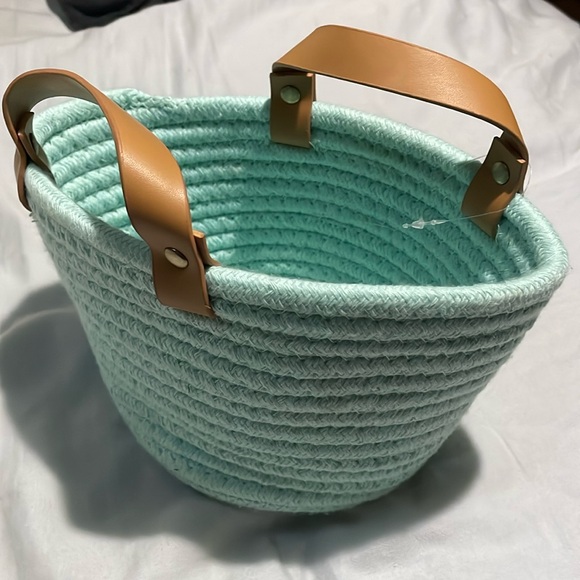 Cloth woven rope basket leather handles NWOT - Picture 1 of 4